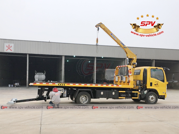 Road Wrecker Truck with Crane ISUZU - Towing Road Wrecker Truck with Crane ISUZU - Towing